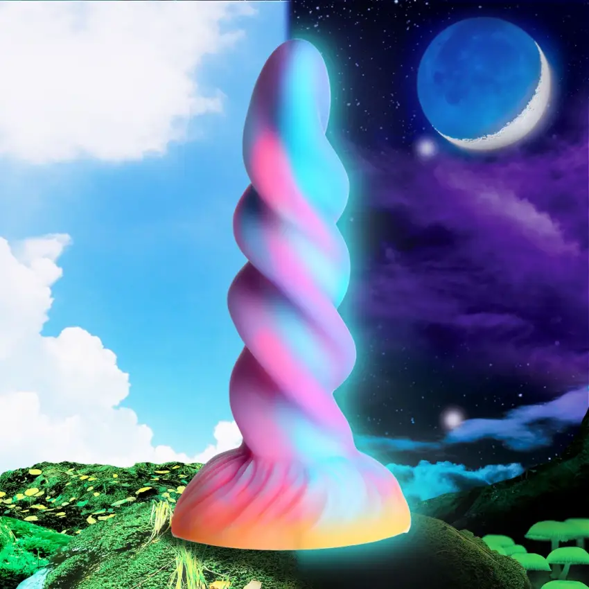 XR Brands - Dildo świecące w ciemności - kucyk - obrazek 7