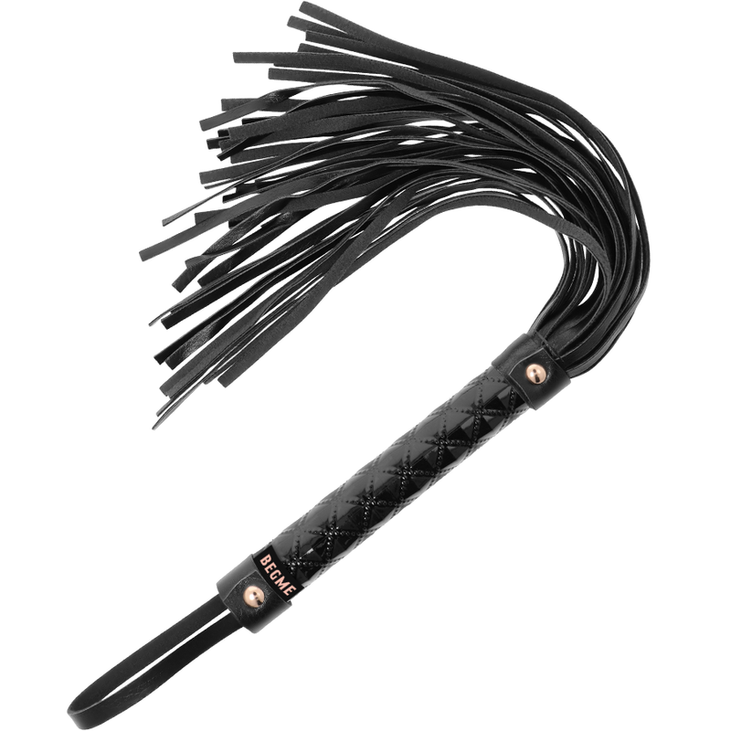 BEGME - BLACK EDITION VEGAN LEATHER FLOGGER 3 BEGME - BLACK EDITION VEGAN LEATHER FLOGGER - obrazek 3