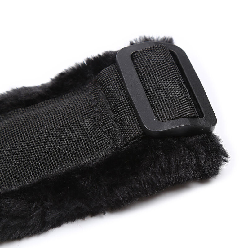 OHMAMA FETISH - FURRY LINED WRIST RESTRAINTS 4 OHMAMA FETISH - FURRY LINED WRIST RESTRAINTS - obrazek 4