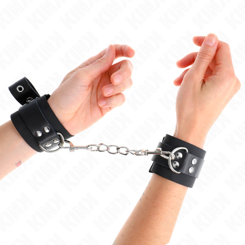 KINK - NYLON WRIST RESTRAINTS BLACK WITH LEATHER BELT BLACK ADJUSTABLE 19-29 CM X 5.1 CM 4 KINK - NYLON WRIST RESTRAINTS BLACK WITH LEATHER BELT BLACK ADJUSTABLE 19-29 CM X 5.1 CM - obrazek 4