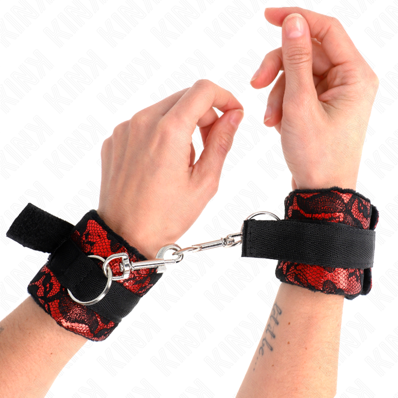 KINK - SCANDAL WRIST RESTRAINTS RED-BLACK 4 KINK - SCANDAL WRIST RESTRAINTS RED-BLACK - obrazek 4