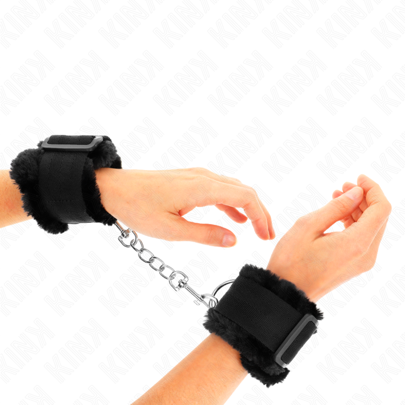 KINK - FURRY LINED WRIST RESTRAINTS BLACK ADJUSTABLE 17-31 CM X 7 CM 4 KINK - FURRY LINED WRIST RESTRAINTS BLACK ADJUSTABLE 17-31 CM X 7 CM - obrazek 4