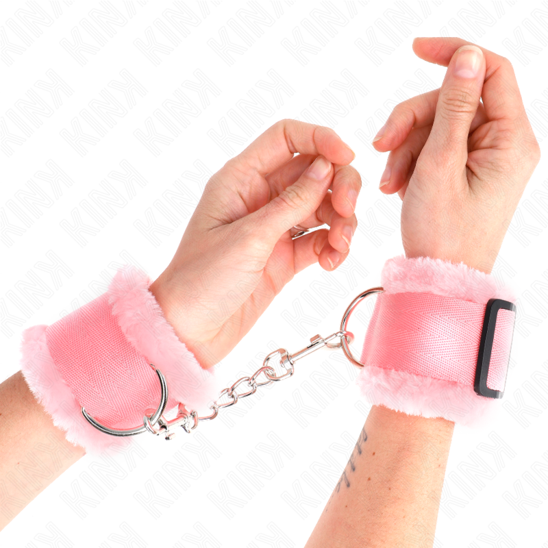 KINK - FURRY LINED WRIST RESTRAINTS PINK ADJUSTABLE 17-31 CM X 7 CM 4 KINK - FURRY LINED WRIST RESTRAINTS PINK ADJUSTABLE 17-31 CM X 7 CM - obrazek 4