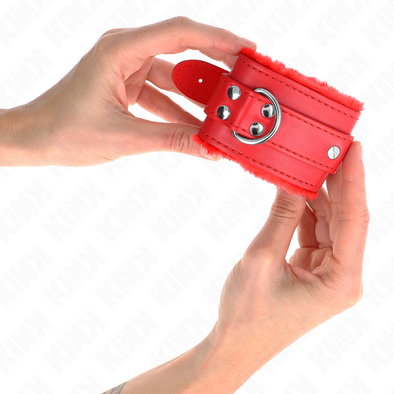 KINK - FUR LINED WRIST RESTRAINTS RED WITH RED BELT ADJUSTABLE 17-29 CM X 6 CM 4 KINK - FUR LINED WRIST RESTRAINTS RED WITH RED BELT ADJUSTABLE 17-29 CM X 6 CM - obrazek 4