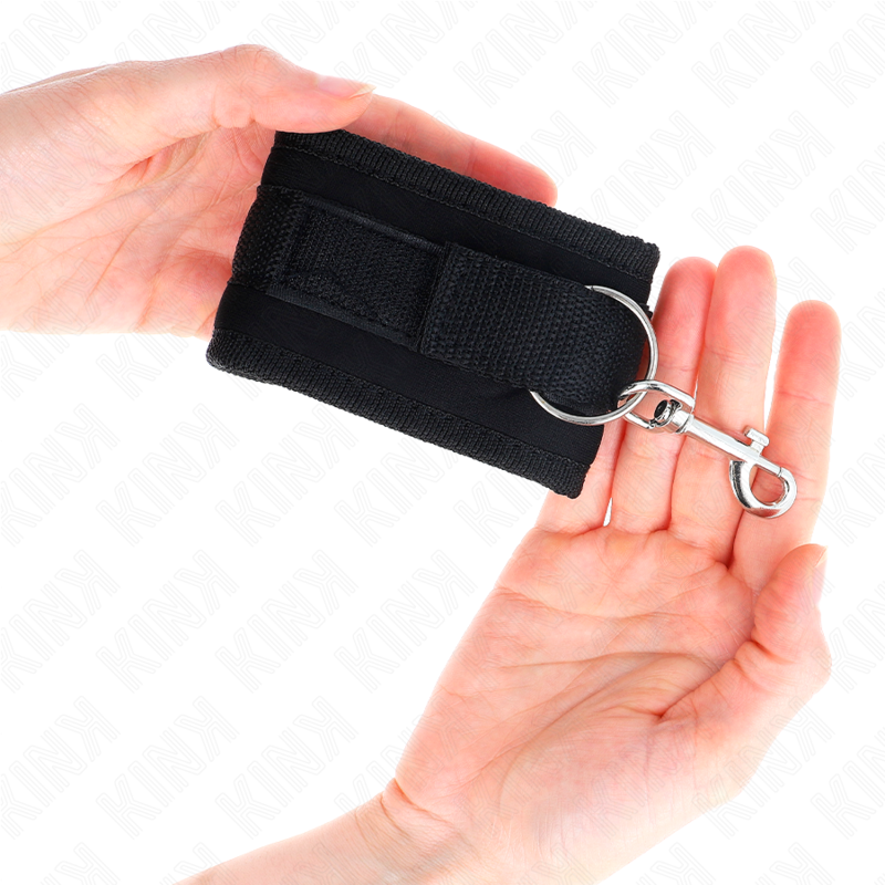 KINK - NYLON BIND HOOKLOOP WRIST RESTRAINTS BLACK MODEL 2 ADJUSTABLE 18-35 CM X 6 CM 3 KINK - NYLON BIND HOOKLOOP WRIST RESTRAINTS BLACK MODEL 2 ADJUSTABLE 18-35 CM X 6 CM - obrazek 3