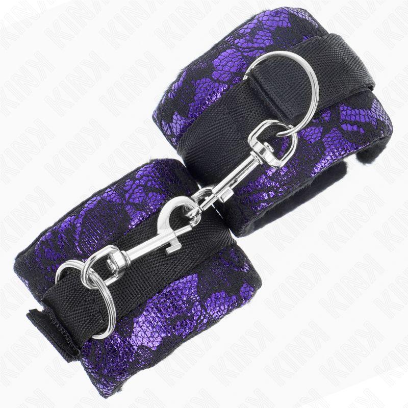 KINK - SHORT VELVET LACE WRIST RESTRAINTS AND NYLON BIND PURPLE / BLACK 23 X 6.5 CM 2 KINK - SHORT VELVET LACE WRIST RESTRAINTS AND NYLON BIND PURPLE / BLACK 23 X 6.5 CM - obrazek 2