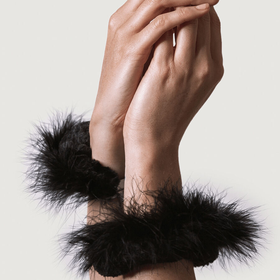 ADRIEN LASTIC - METAL HANDCUFFS WITH BLACK FEATHERS 3 ADRIEN LASTIC - METAL HANDCUFFS WITH BLACK FEATHERS - obrazek 3