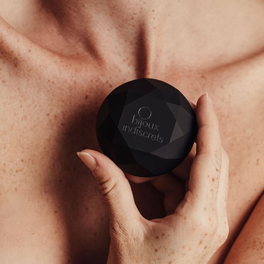 BIJOUX INDISCRETS - TWENTY ONE DIAMOND VIBRATOR LIMITED EDITION BLACK 5 BIJOUX INDISCRETS - TWENTY ONE DIAMOND VIBRATOR LIMITED EDITION BLACK - obrazek 5